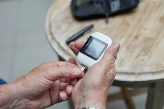 Диабет 1 типа: почему риск передачи от отца к ребенку почти вдвое выше