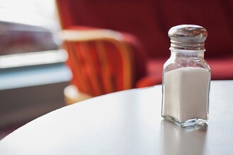 Атопический дерматит и соль: как натрий провоцирует воспаление кожи и активирует иммунитет