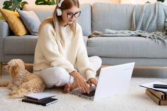 Невидимые ловушки удаленки: как работа из дома крадет движение и повышает стресс