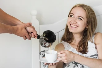 Поздний ужин и пропуск завтрака: как время приема пищи вредит сердцу