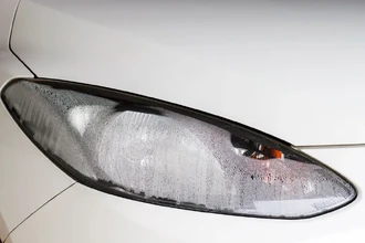 Запотевают фары изнутри? Практичные способы устранения и причины