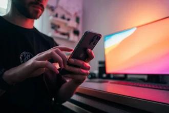 Что делать, если телефон не включается: 7 основных причин и способы решения