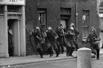 Конфликт в Северной Ирландии: история 30-летних «Беспорядков» (The Troubles)