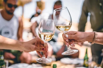 В Испании нашли древнейшее вино в мире, пролежавшее в гробнице 2000 лет