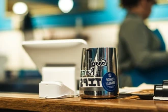 Тёмное прошлое чаевых: как благодарность стала системой неравной оплаты