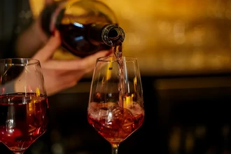Чудо-молекула в красном вине: может ли она заменить спорт и диету?