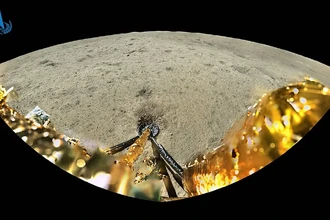Китайская миссия «Чанъэ-6» успешно передала лунный грунт на орбитальный модуль
