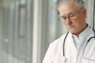 Болезнь Альцгеймера: как определить переломный момент и рассчитать время до симптомов