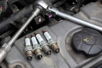 Как определить износ свечей зажигания на исправном двигателе: простые признаки