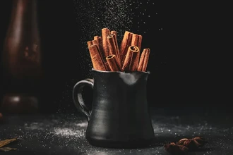 Корица против облысения: как специя может стимулировать рост волос