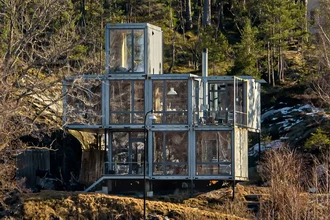 Дом из контейнера: реальные преимущества и скрытые недостатки строительства