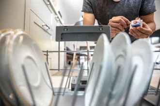 Таблетка не растворяется в посудомойке: причины и простое решение