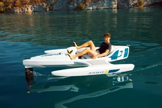 E-JetCycle: водный велосипед на подводных крыльях с электромотором вместо аквабайка