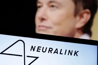 Первый чип Neuralink вживлен человеку: что обещает Илон Маск