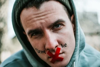 Почему ложь вредит вам самим: как обман снижает самооценку