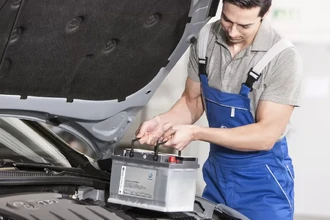 Как правильно снять аккумулятор с машины и не навредить электронике