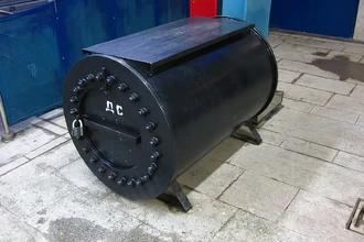 Зачем в метро стоят толстые стальные бочки и как они защищают пассажиров