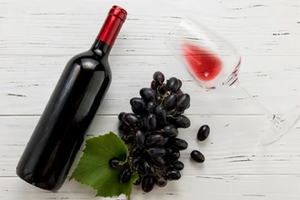 Новогоднее вино: лучшие российские вина по версии Роскачества
