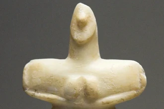 Почему в каменном веке мужчины были выше женщин: культура важнее генов