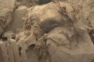 Археологи нашли в Перу 1000-летние мумии детей с сохранившимися волосами