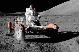 Как бактерии могут превратить лунный грунт в плодородную почву