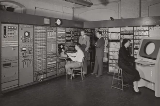 Как программисты искали ошибки в коде до появления отладчиков