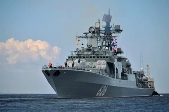 Почему военные корабли серые: секреты маскировки и практичности