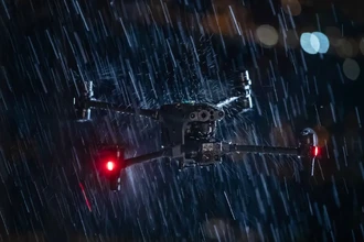 Почему дронам опасен дождь: главные риски и ограничения полетов