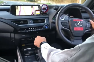 Зачем Toyota возвращает «механику» в электромобили? Симулятор МКПП