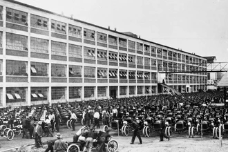 Полиция нравов Генри Форда: цена высокой зарплаты на заводе