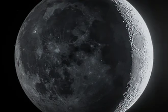 Лунный лёд: новая загадка его происхождения для науки