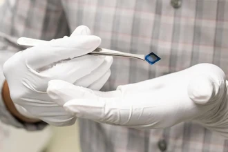 Ученые создали нейрон для роботов, одновременно воспринимающий зрение и осязание