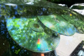 Миф 90-х: защищали ли компакт-диски на стекле от радаров ДПС?